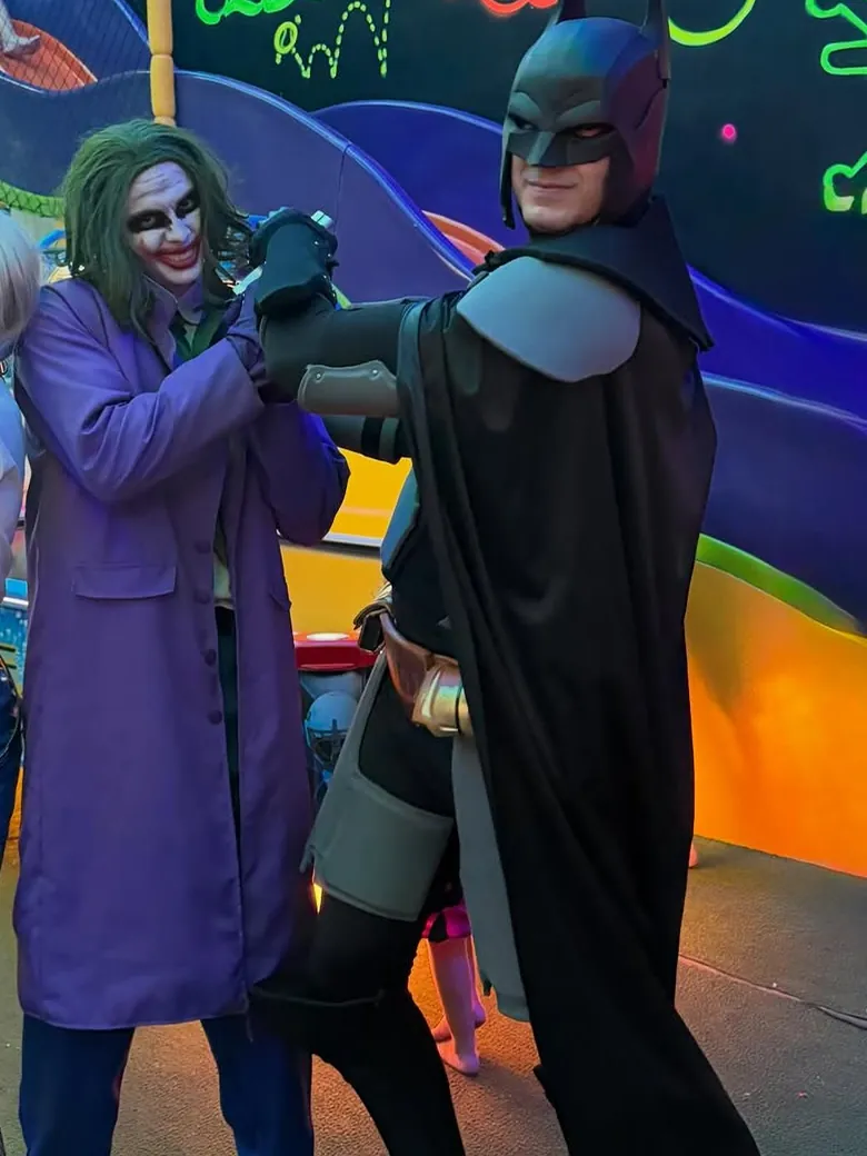 Batman e Coringa no show ao vivo durante o jantar